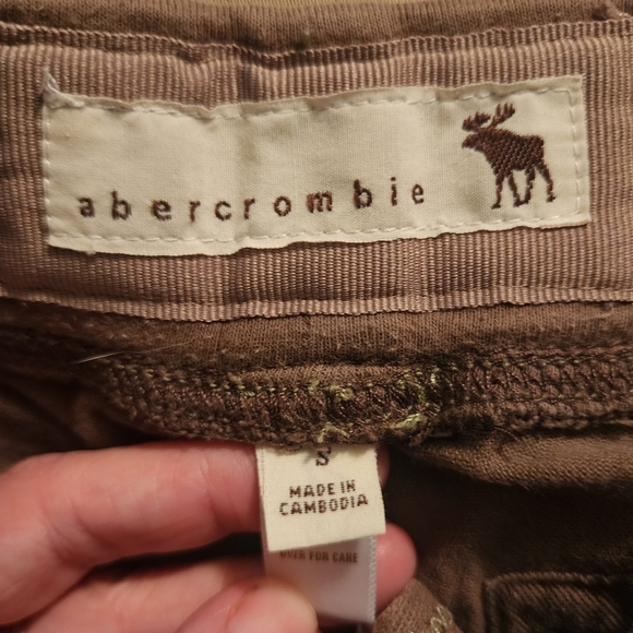 Abercrombie & Fitch Brown Cargo Shorts - Picture 8 of 10